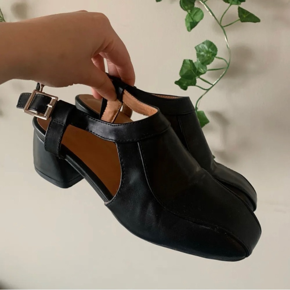 Retro look shoes